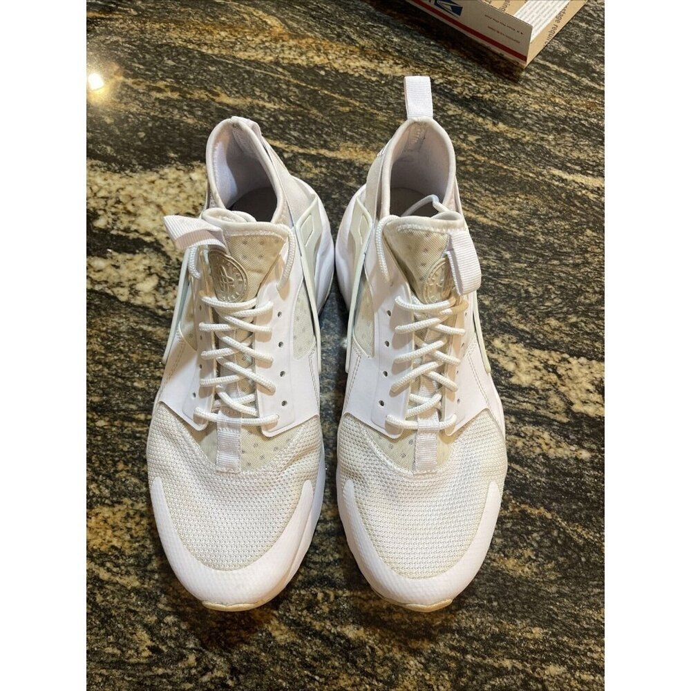 Nike Air Huarache Men's 10 Triple White Running Shoes Sneakers Preowned STAINED